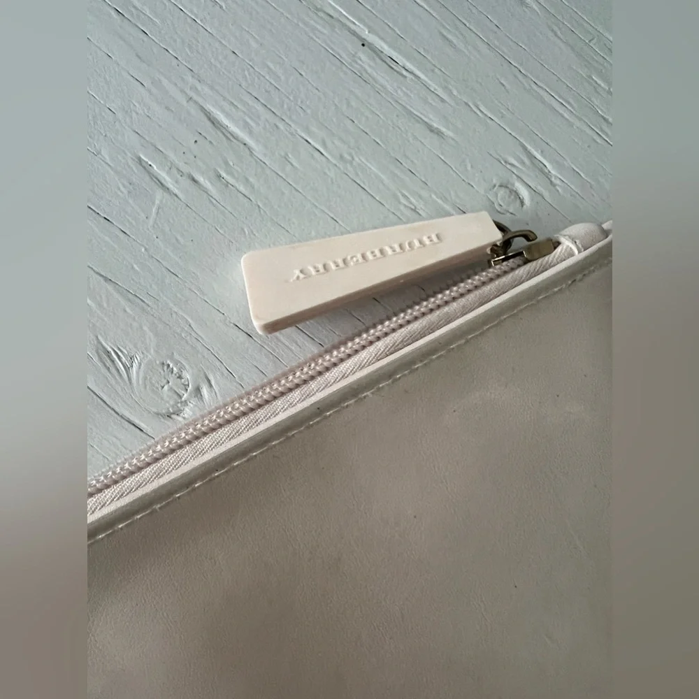 BURBERRY Makeup Bag - Picture 3 of 6